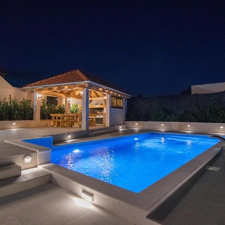 Villa Milena With Heated Pool And Jacuzzi Kostanje 外观 照片