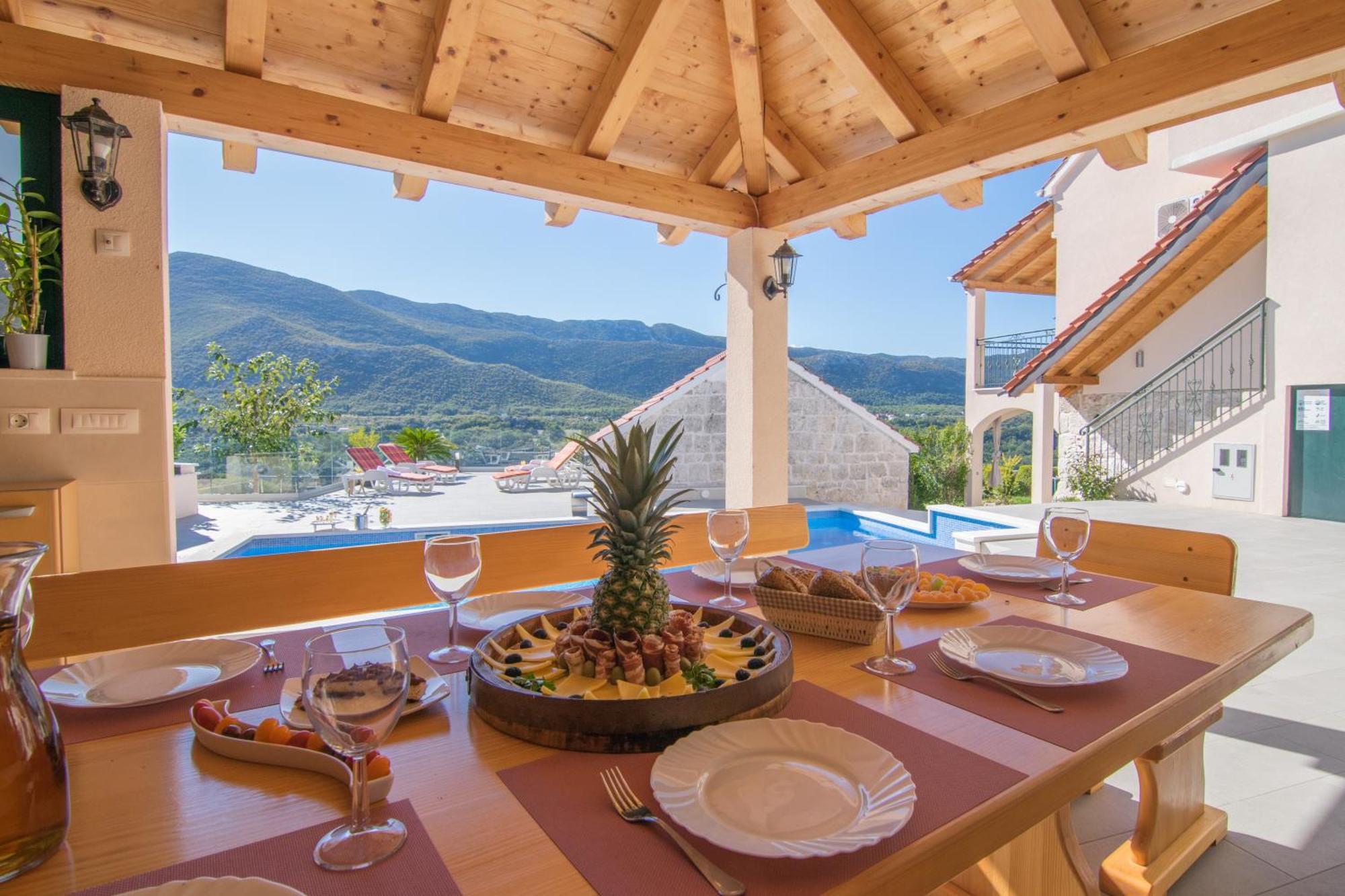 Villa Milena With Heated Pool And Jacuzzi Kostanje 外观 照片