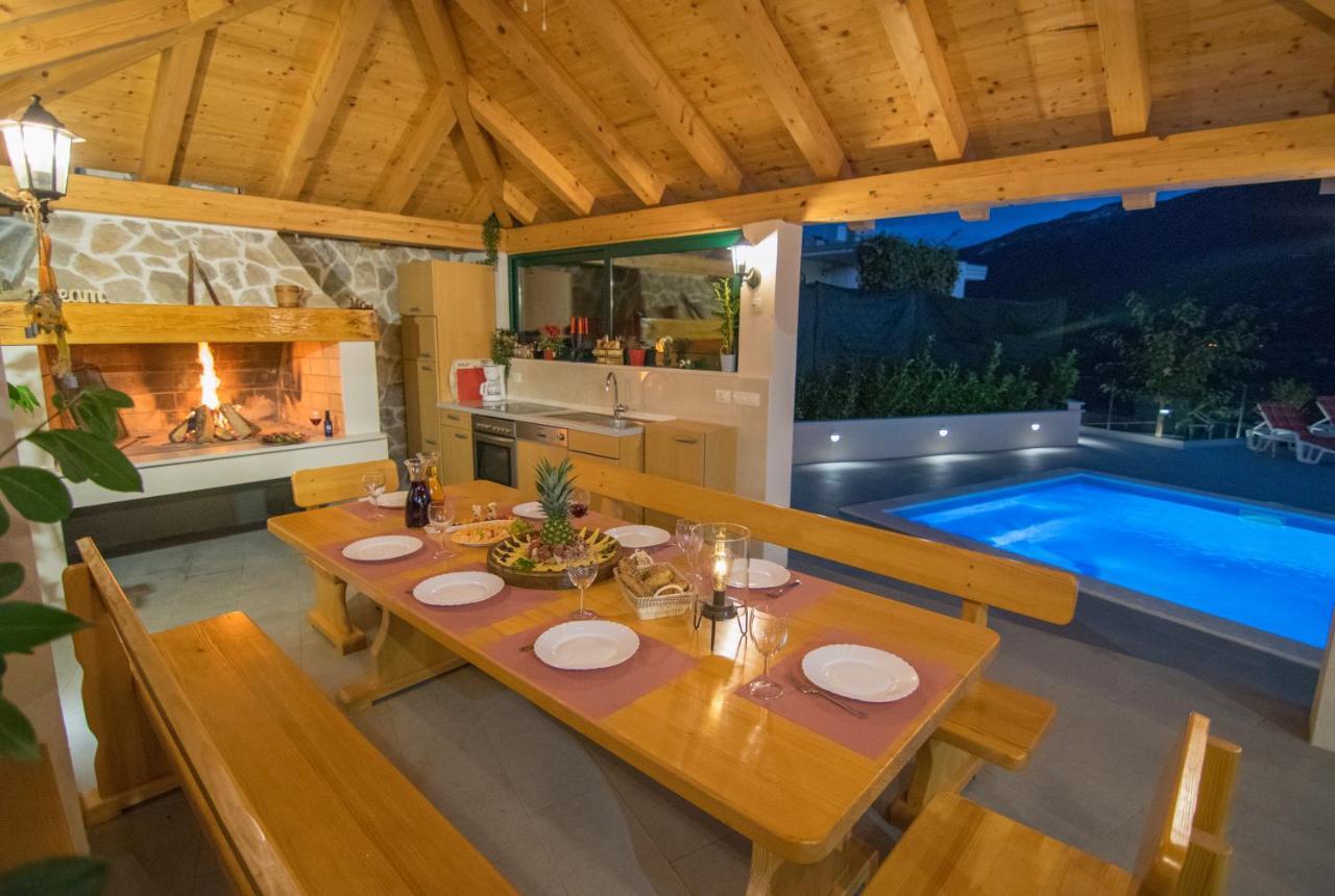 Villa Milena With Heated Pool And Jacuzzi Kostanje 外观 照片