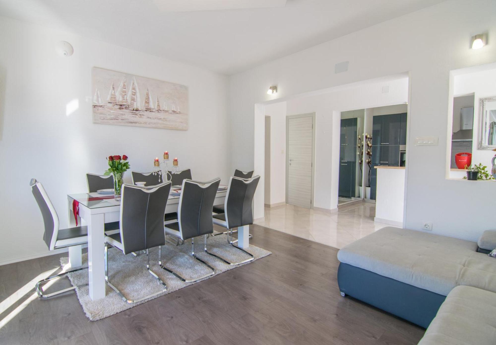 Villa Milena With Heated Pool And Jacuzzi Kostanje 外观 照片