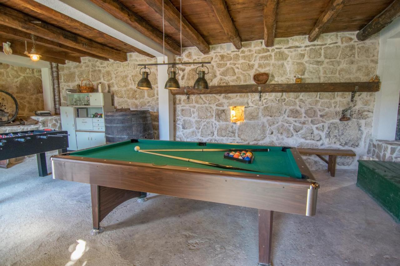 Villa Milena With Heated Pool And Jacuzzi Kostanje 外观 照片