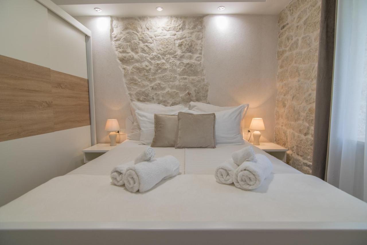 Villa Milena With Heated Pool And Jacuzzi Kostanje 外观 照片