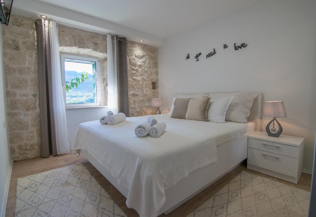 Villa Milena With Heated Pool And Jacuzzi Kostanje 外观 照片