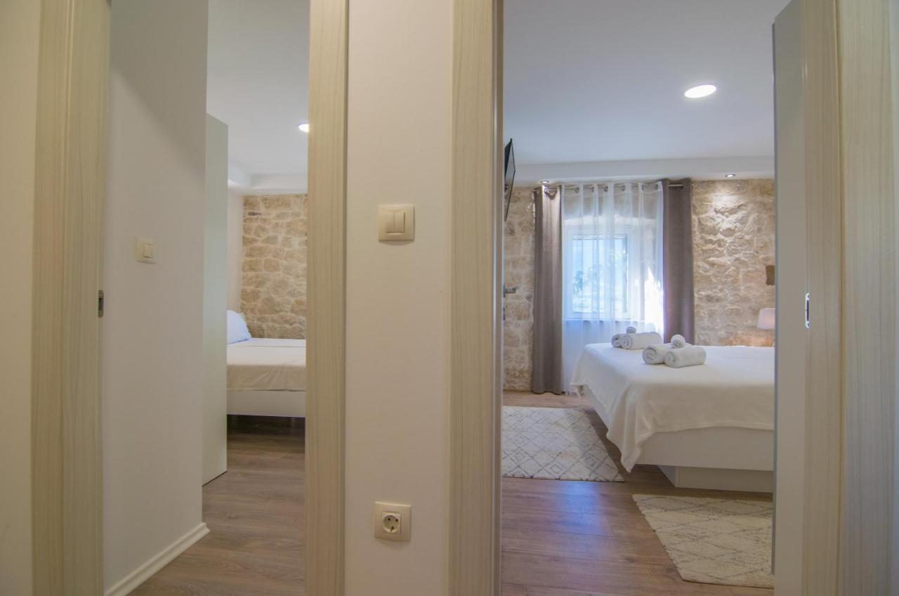 Villa Milena With Heated Pool And Jacuzzi Kostanje 外观 照片