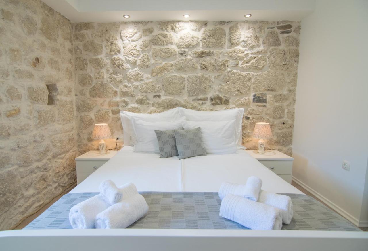 Villa Milena With Heated Pool And Jacuzzi Kostanje 外观 照片