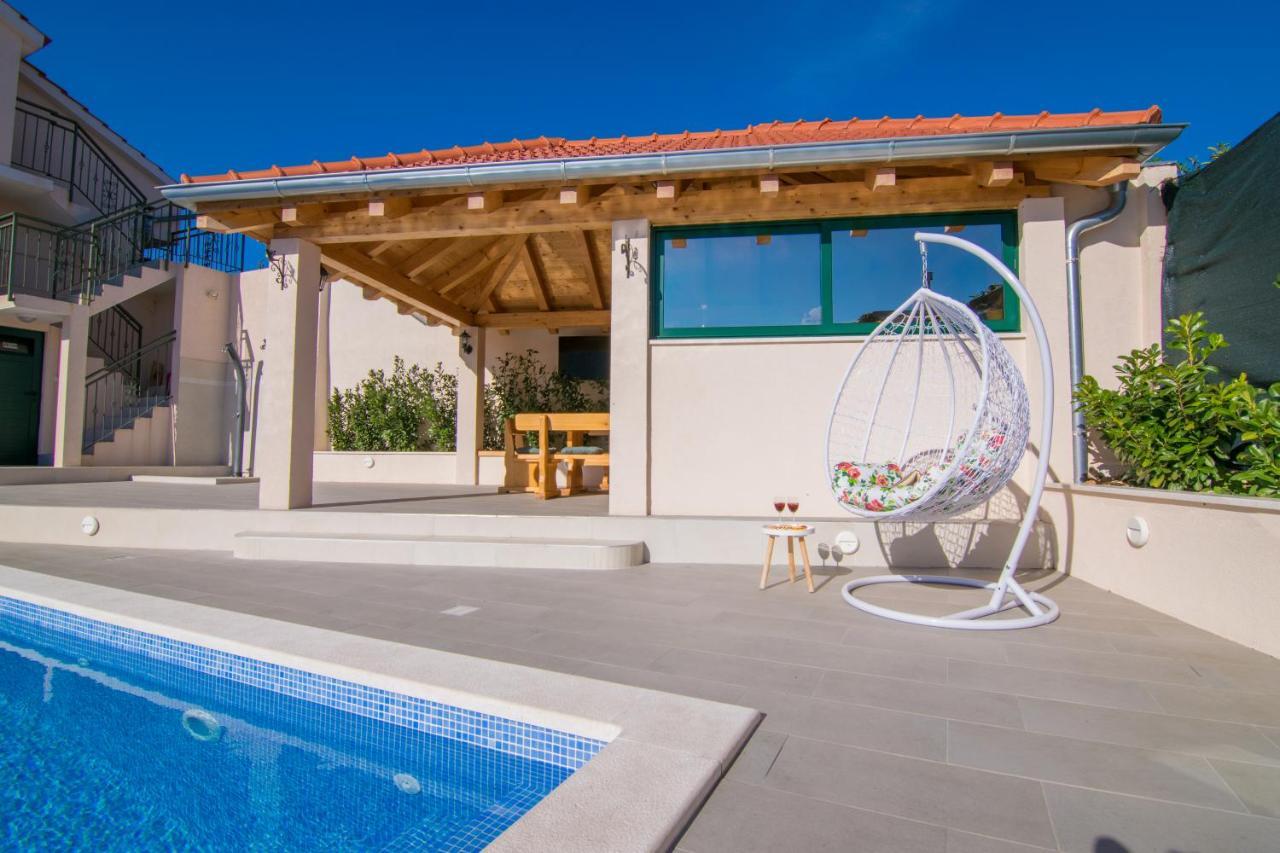 Villa Milena With Heated Pool And Jacuzzi Kostanje 外观 照片