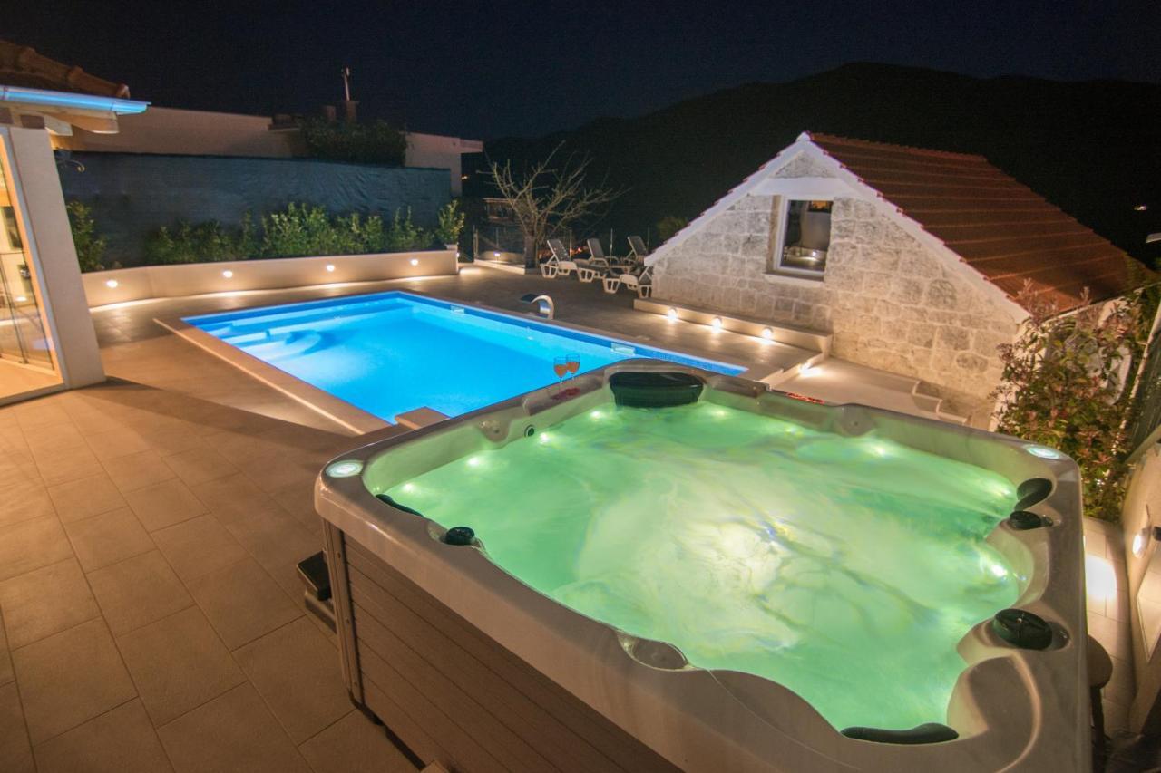 Villa Milena With Heated Pool And Jacuzzi Kostanje 外观 照片