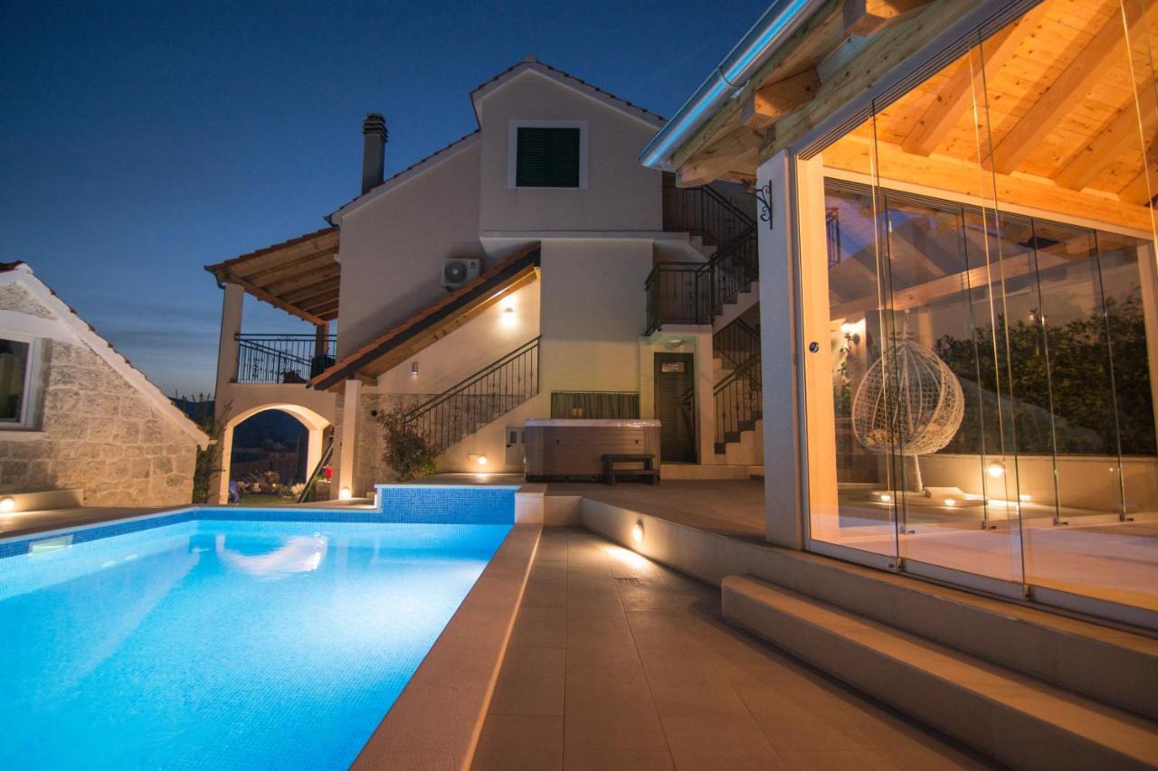 Villa Milena With Heated Pool And Jacuzzi Kostanje 外观 照片