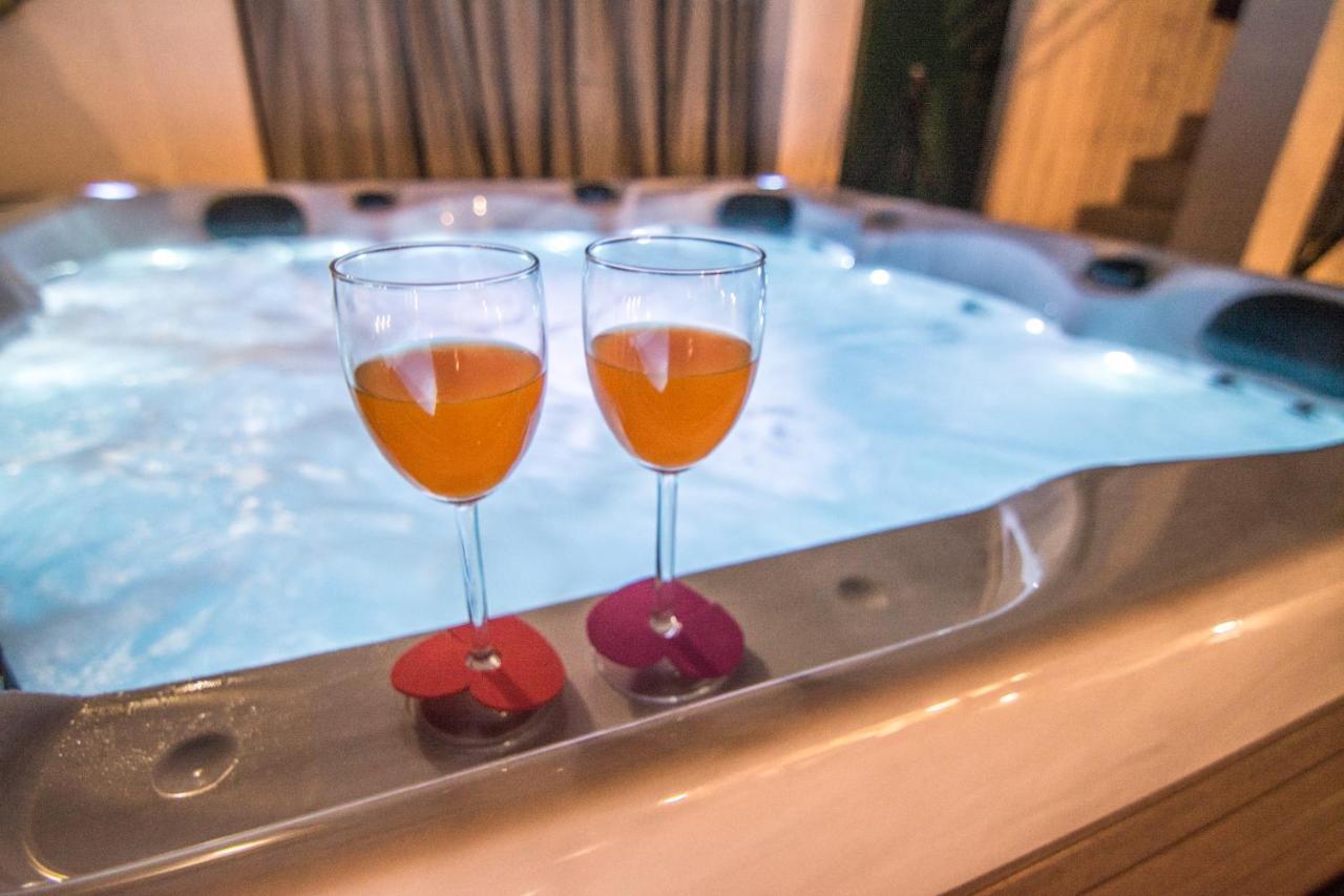 Villa Milena With Heated Pool And Jacuzzi Kostanje 外观 照片